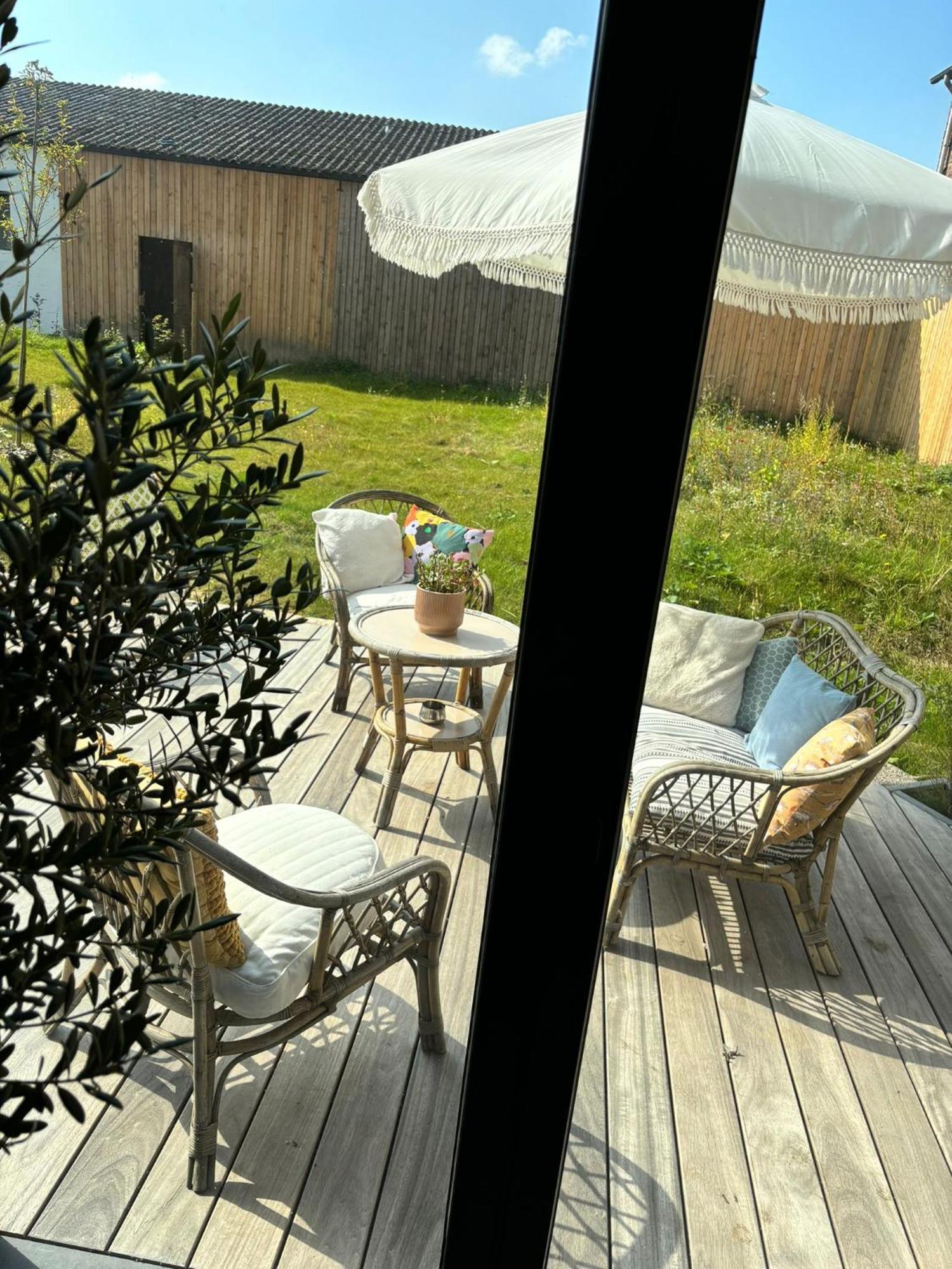 La Tour Obin Bed & Breakfast Philippeville Exterior photo
